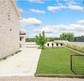 2 bedroom villa with pool near Skradin, sleeps 5